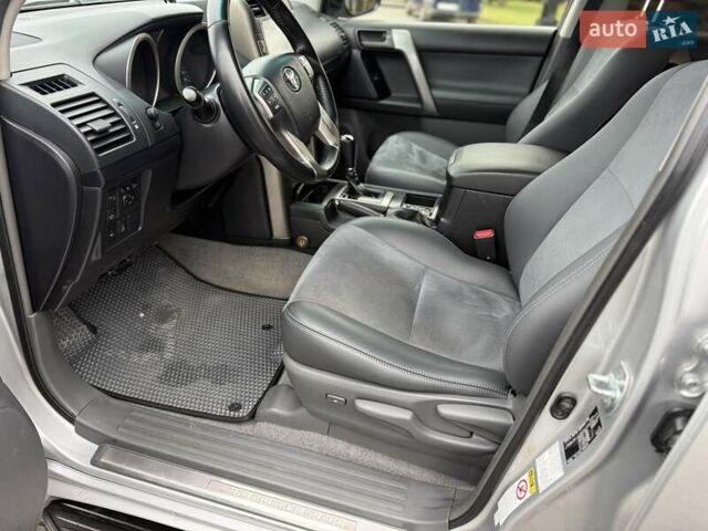 Сірий Тойота Ленд Крузер Прадо, об'ємом двигуна 2.98 л та пробігом 244 тис. км за 25500 $, фото 14 на Automoto.ua