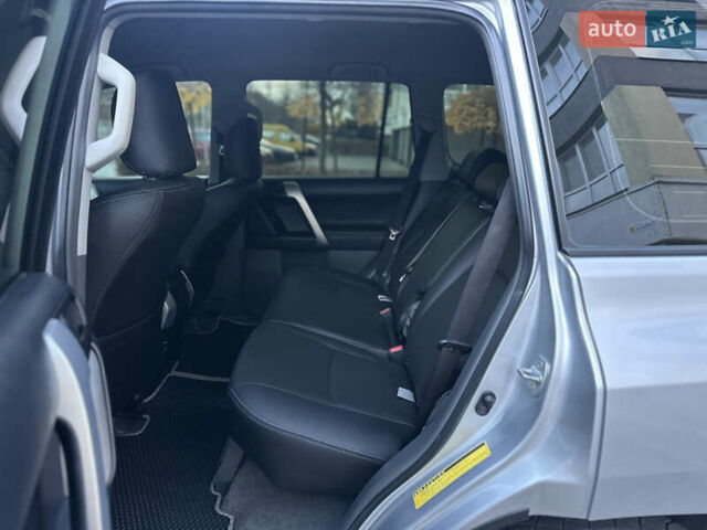 Серый Тойота Ленд Крузер Прадо, объемом двигателя 2.98 л и пробегом 225 тыс. км за 23999 $, фото 17 на Automoto.ua