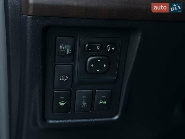 Серый Тойота Ленд Крузер Прадо, объемом двигателя 3 л и пробегом 259 тыс. км за 23500 $, фото 22 на Automoto.ua