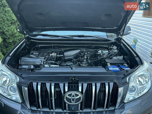 Серый Тойота Ленд Крузер Прадо, объемом двигателя 2.7 л и пробегом 173 тыс. км за 22900 $, фото 12 на Automoto.ua