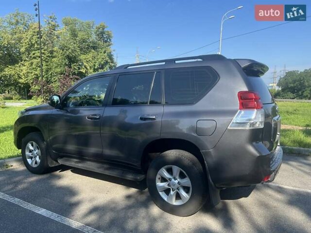 Серый Тойота Ленд Крузер Прадо, объемом двигателя 3 л и пробегом 242 тыс. км за 24800 $, фото 17 на Automoto.ua