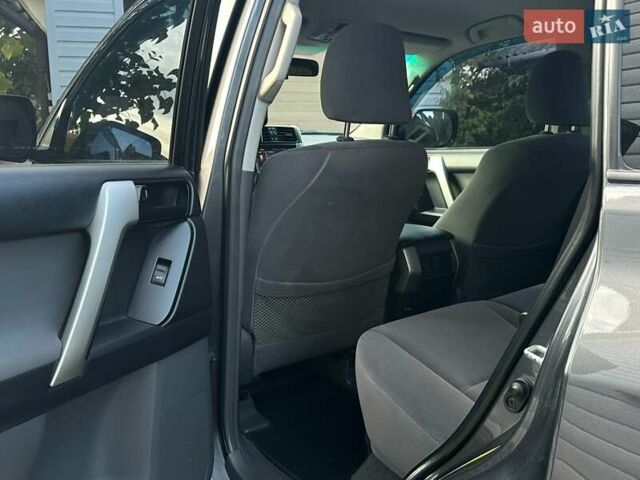 Серый Тойота Ленд Крузер Прадо, объемом двигателя 2.69 л и пробегом 173 тыс. км за 23900 $, фото 8 на Automoto.ua