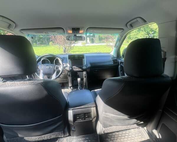 Серый Тойота Ленд Крузер Прадо, объемом двигателя 3 л и пробегом 242 тыс. км за 24800 $, фото 10 на Automoto.ua