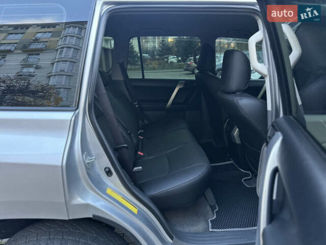 Серый Тойота Ленд Крузер Прадо, объемом двигателя 2.98 л и пробегом 225 тыс. км за 23999 $, фото 18 на Automoto.ua