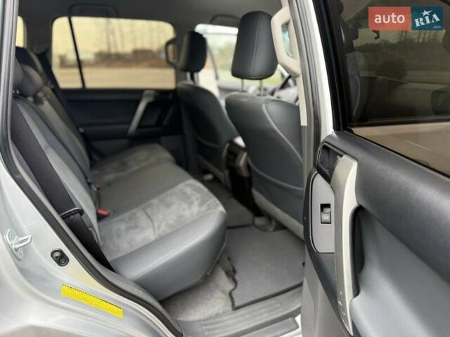 Сірий Тойота Ленд Крузер Прадо, об'ємом двигуна 2.98 л та пробігом 244 тис. км за 25500 $, фото 20 на Automoto.ua