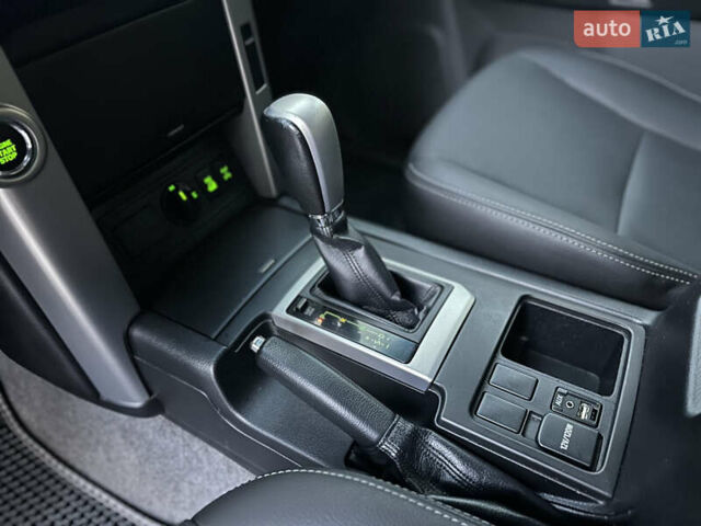 Серый Тойота Ленд Крузер Прадо, объемом двигателя 2.98 л и пробегом 225 тыс. км за 23999 $, фото 14 на Automoto.ua