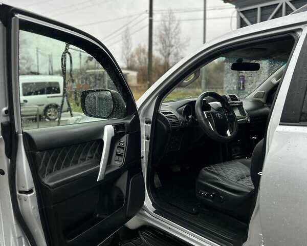 Серый Тойота Ленд Крузер Прадо, объемом двигателя 2.98 л и пробегом 242 тыс. км за 27300 $, фото 10 на Automoto.ua