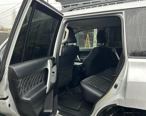 Серый Тойота Ленд Крузер Прадо, объемом двигателя 2.98 л и пробегом 242 тыс. км за 27300 $, фото 13 на Automoto.ua