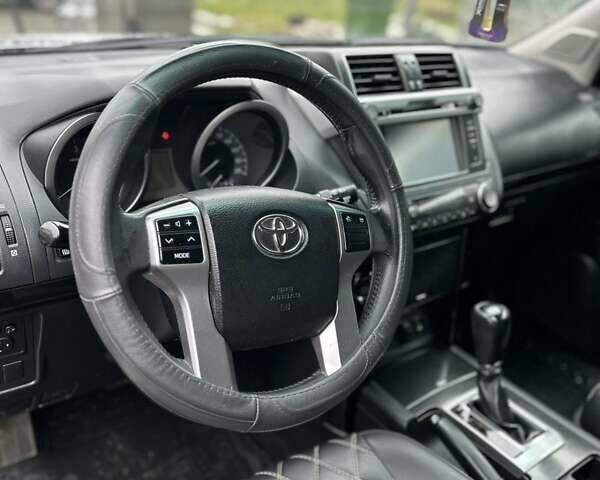 Серый Тойота Ленд Крузер Прадо, объемом двигателя 2.98 л и пробегом 242 тыс. км за 27300 $, фото 15 на Automoto.ua