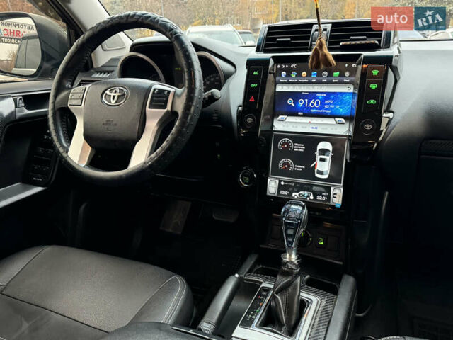 Сірий Тойота Ленд Крузер Прадо, об'ємом двигуна 2.98 л та пробігом 290 тис. км за 30000 $, фото 7 на Automoto.ua