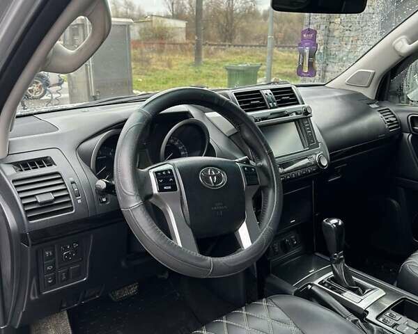 Серый Тойота Ленд Крузер Прадо, объемом двигателя 2.98 л и пробегом 242 тыс. км за 27300 $, фото 12 на Automoto.ua