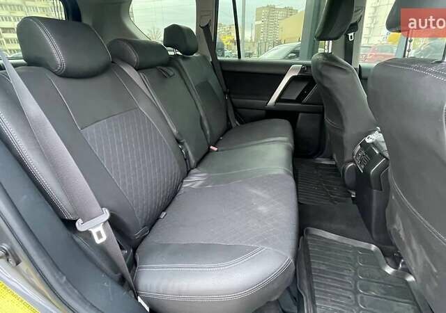 Сірий Тойота Ленд Крузер Прадо, об'ємом двигуна 2.69 л та пробігом 181 тис. км за 23990 $, фото 10 на Automoto.ua