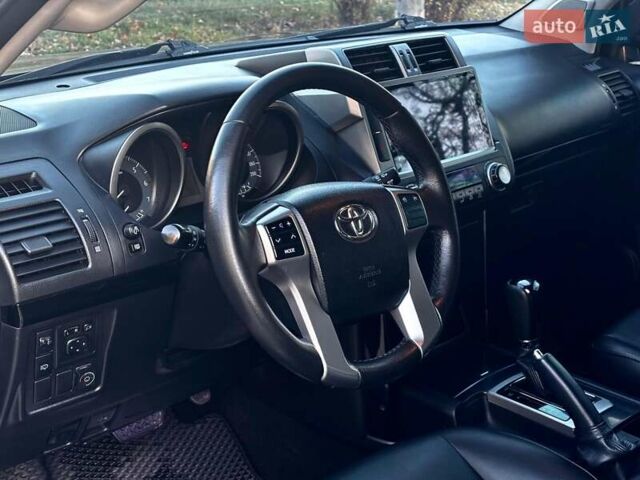 Серый Тойота Ленд Крузер Прадо, объемом двигателя 2.69 л и пробегом 174 тыс. км за 27500 $, фото 3 на Automoto.ua