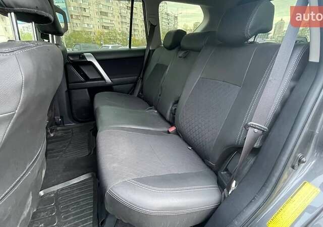 Сірий Тойота Ленд Крузер Прадо, об'ємом двигуна 2.69 л та пробігом 181 тис. км за 23990 $, фото 9 на Automoto.ua