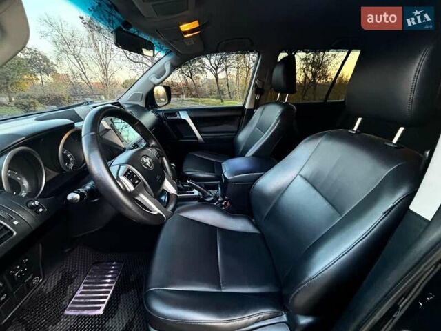 Серый Тойота Ленд Крузер Прадо, объемом двигателя 2.69 л и пробегом 174 тыс. км за 27500 $, фото 10 на Automoto.ua