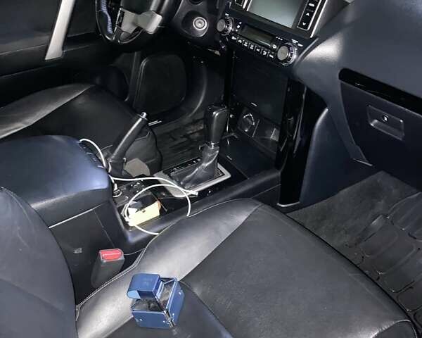 Серый Тойота Ленд Крузер Прадо, объемом двигателя 2.69 л и пробегом 230 тыс. км за 25500 $, фото 14 на Automoto.ua