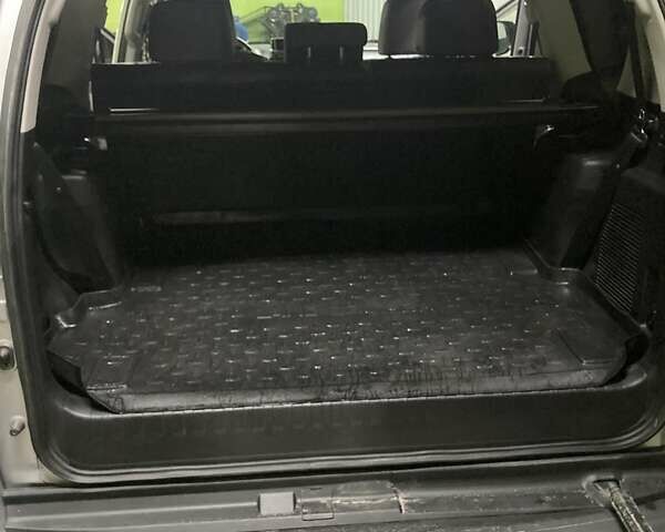 Серый Тойота Ленд Крузер Прадо, объемом двигателя 2.69 л и пробегом 230 тыс. км за 25500 $, фото 29 на Automoto.ua