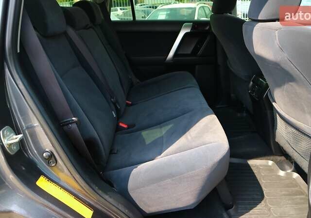 Серый Тойота Ленд Крузер Прадо, объемом двигателя 2.7 л и пробегом 249 тыс. км за 24382 $, фото 6 на Automoto.ua