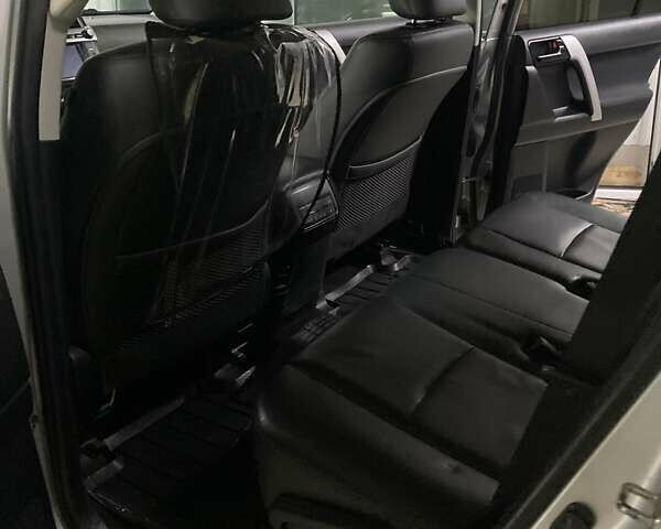 Серый Тойота Ленд Крузер Прадо, объемом двигателя 2.69 л и пробегом 230 тыс. км за 25500 $, фото 22 на Automoto.ua