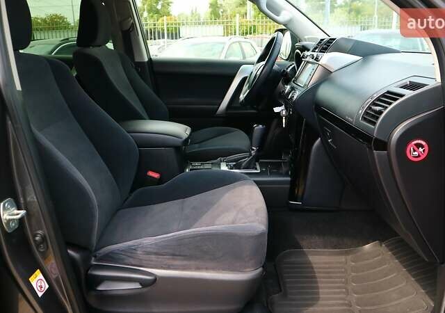 Серый Тойота Ленд Крузер Прадо, объемом двигателя 2.7 л и пробегом 249 тыс. км за 24382 $, фото 5 на Automoto.ua