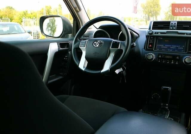 Серый Тойота Ленд Крузер Прадо, объемом двигателя 2.7 л и пробегом 249 тыс. км за 24382 $, фото 18 на Automoto.ua