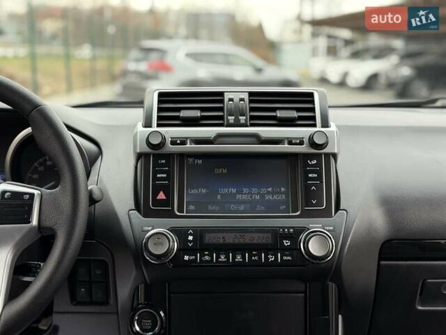 Серый Тойота Ленд Крузер Прадо, объемом двигателя 2.8 л и пробегом 219 тыс. км за 29900 $, фото 35 на Automoto.ua