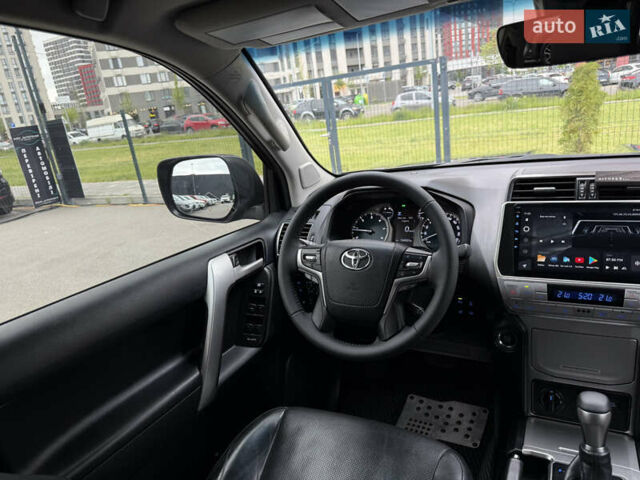 Серый Тойота Ленд Крузер Прадо, объемом двигателя 2.76 л и пробегом 125 тыс. км за 39950 $, фото 37 на Automoto.ua