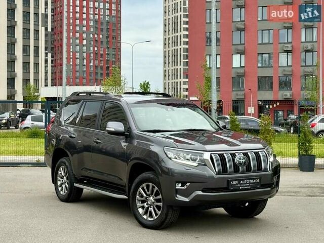 Серый Тойота Ленд Крузер Прадо, объемом двигателя 2.76 л и пробегом 125 тыс. км за 39950 $, фото 1 на Automoto.ua