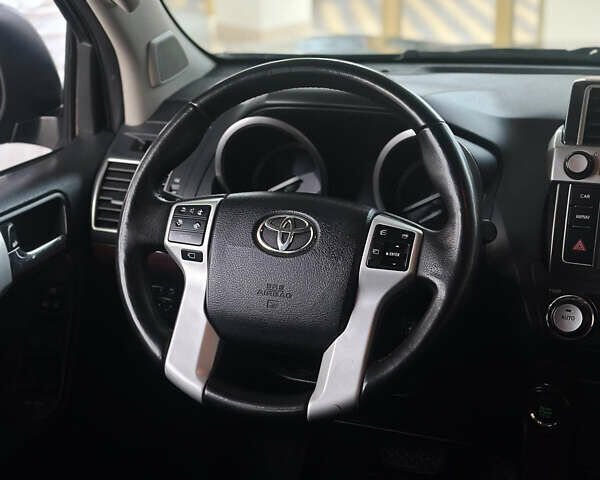 Сірий Тойота Ленд Крузер Прадо, об'ємом двигуна 2.76 л та пробігом 300 тис. км за 33000 $, фото 8 на Automoto.ua