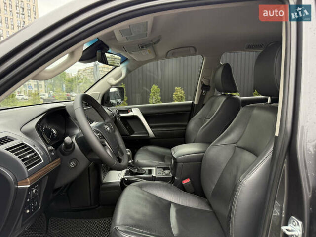 Серый Тойота Ленд Крузер Прадо, объемом двигателя 2.76 л и пробегом 125 тыс. км за 39950 $, фото 17 на Automoto.ua