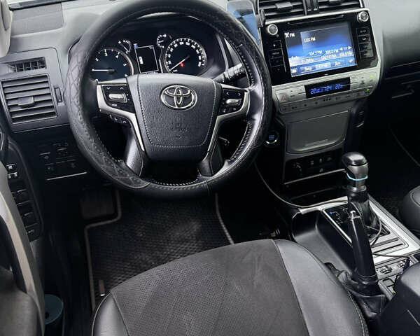 Серый Тойота Ленд Крузер Прадо, объемом двигателя 2.76 л и пробегом 242 тыс. км за 34000 $, фото 16 на Automoto.ua