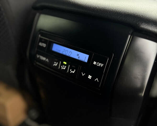 Серый Тойота Ленд Крузер Прадо, объемом двигателя 2.76 л и пробегом 242 тыс. км за 34000 $, фото 15 на Automoto.ua