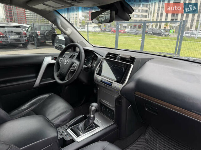 Серый Тойота Ленд Крузер Прадо, объемом двигателя 2.76 л и пробегом 125 тыс. км за 39950 $, фото 35 на Automoto.ua