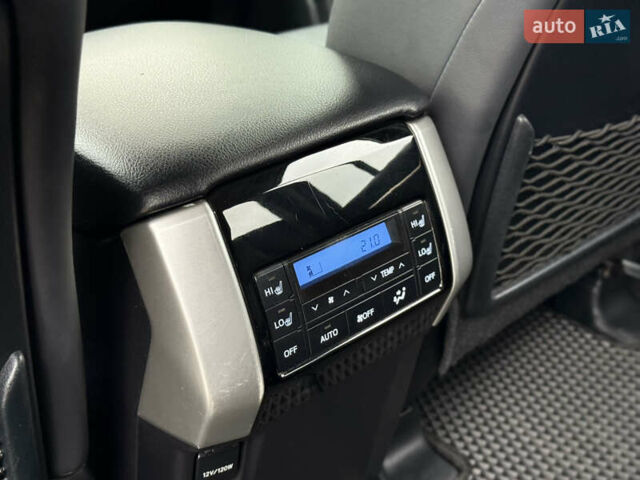 Серый Тойота Ленд Крузер Прадо, объемом двигателя 2.76 л и пробегом 125 тыс. км за 39950 $, фото 24 на Automoto.ua