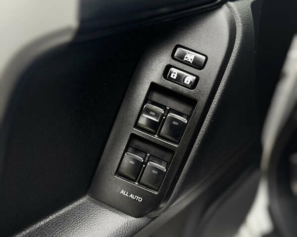 Серый Тойота Ленд Крузер Прадо, объемом двигателя 2.76 л и пробегом 242 тыс. км за 34000 $, фото 19 на Automoto.ua