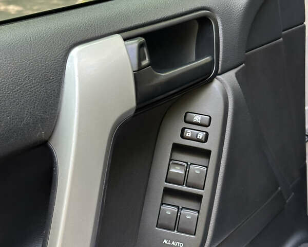 Сірий Тойота Ленд Крузер Прадо, об'ємом двигуна 2.76 л та пробігом 120 тис. км за 38100 $, фото 7 на Automoto.ua