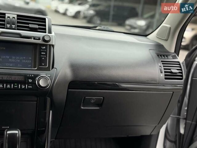 Серый Тойота Ленд Крузер Прадо, объемом двигателя 2.8 л и пробегом 219 тыс. км за 29900 $, фото 36 на Automoto.ua