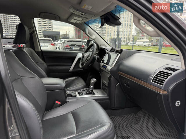 Серый Тойота Ленд Крузер Прадо, объемом двигателя 2.76 л и пробегом 125 тыс. км за 39950 $, фото 31 на Automoto.ua