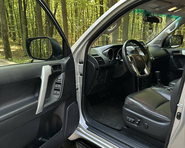 Сірий Тойота Ленд Крузер Прадо, об'ємом двигуна 2.76 л та пробігом 120 тис. км за 38100 $, фото 14 на Automoto.ua