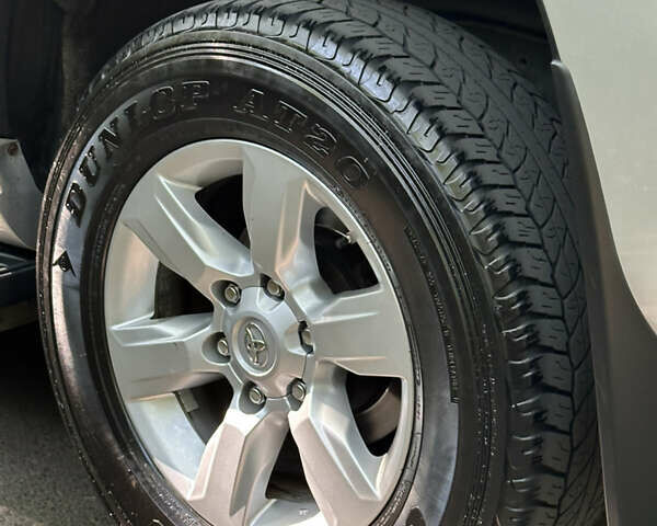 Сірий Тойота Ленд Крузер Прадо, об'ємом двигуна 2.76 л та пробігом 120 тис. км за 38100 $, фото 23 на Automoto.ua