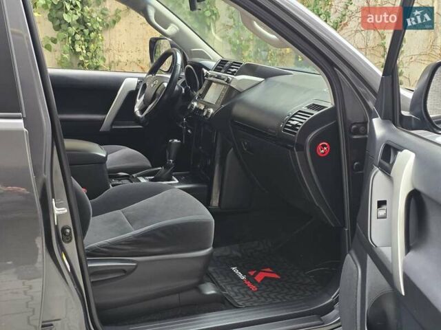 Сірий Тойота Ленд Крузер Прадо, об'ємом двигуна 2.7 л та пробігом 149 тис. км за 25499 $, фото 24 на Automoto.ua