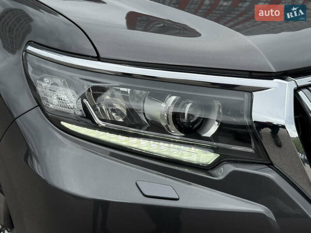 Серый Тойота Ленд Крузер Прадо, объемом двигателя 2.76 л и пробегом 125 тыс. км за 39950 $, фото 2 на Automoto.ua