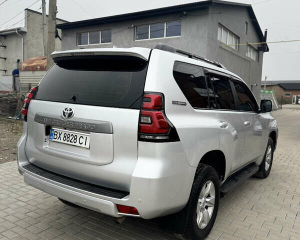 Серый Тойота Ленд Крузер Прадо, объемом двигателя 2.76 л и пробегом 242 тыс. км за 34000 $, фото 4 на Automoto.ua