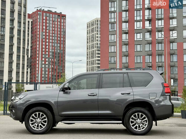 Серый Тойота Ленд Крузер Прадо, объемом двигателя 2.76 л и пробегом 125 тыс. км за 39950 $, фото 12 на Automoto.ua