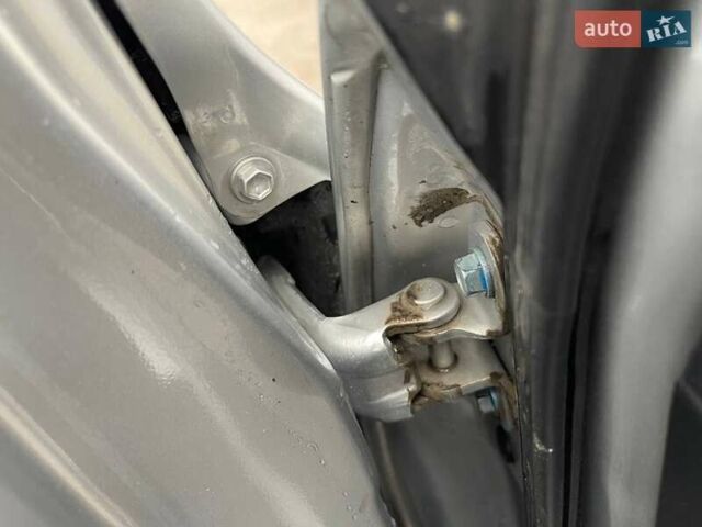 Серый Тойота Ленд Крузер Прадо, объемом двигателя 2.76 л и пробегом 145 тыс. км за 36500 $, фото 27 на Automoto.ua