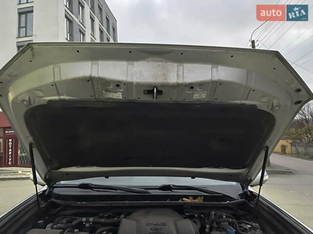 Серый Тойота Ленд Крузер Прадо, объемом двигателя 2.8 л и пробегом 144 тыс. км за 37000 $, фото 44 на Automoto.ua