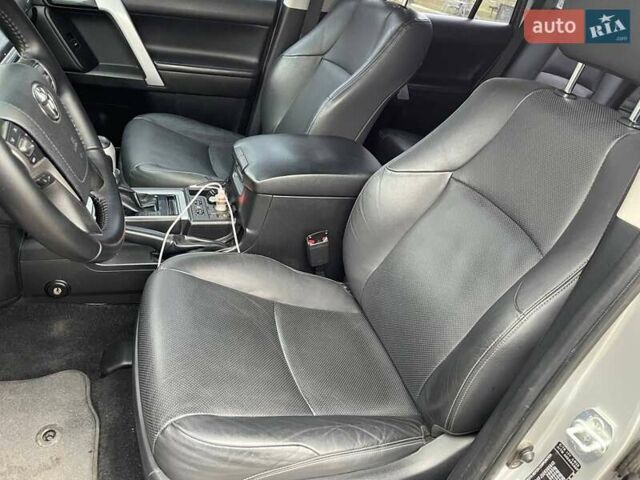 Серый Тойота Ленд Крузер Прадо, объемом двигателя 2.76 л и пробегом 145 тыс. км за 36500 $, фото 47 на Automoto.ua