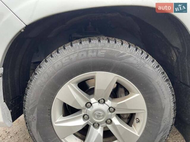 Серый Тойота Ленд Крузер Прадо, объемом двигателя 2.76 л и пробегом 145 тыс. км за 36500 $, фото 45 на Automoto.ua