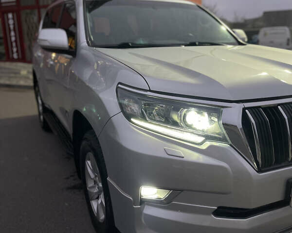 Серый Тойота Ленд Крузер Прадо, объемом двигателя 2.8 л и пробегом 144 тыс. км за 37000 $, фото 24 на Automoto.ua