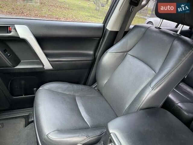 Серый Тойота Ленд Крузер Прадо, объемом двигателя 2.76 л и пробегом 145 тыс. км за 36500 $, фото 49 на Automoto.ua